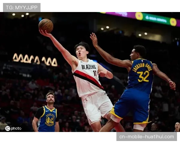 开拓者客场爆冷击败太阳 年轻阵容展现冲击力